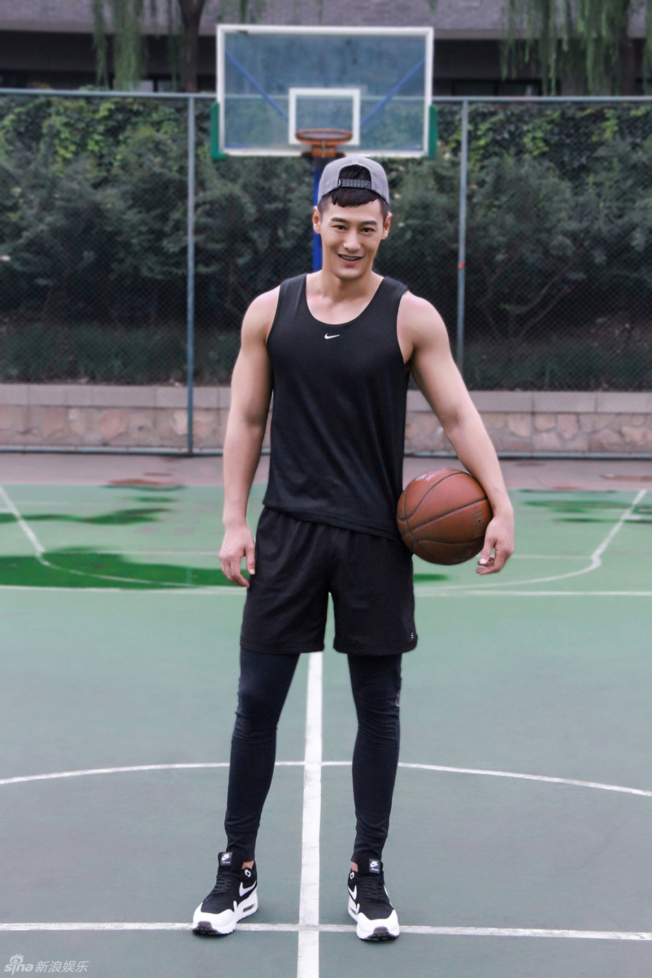 组图:暖男亓航运动装 上演肌肉诱惑_高清图集_新浪网