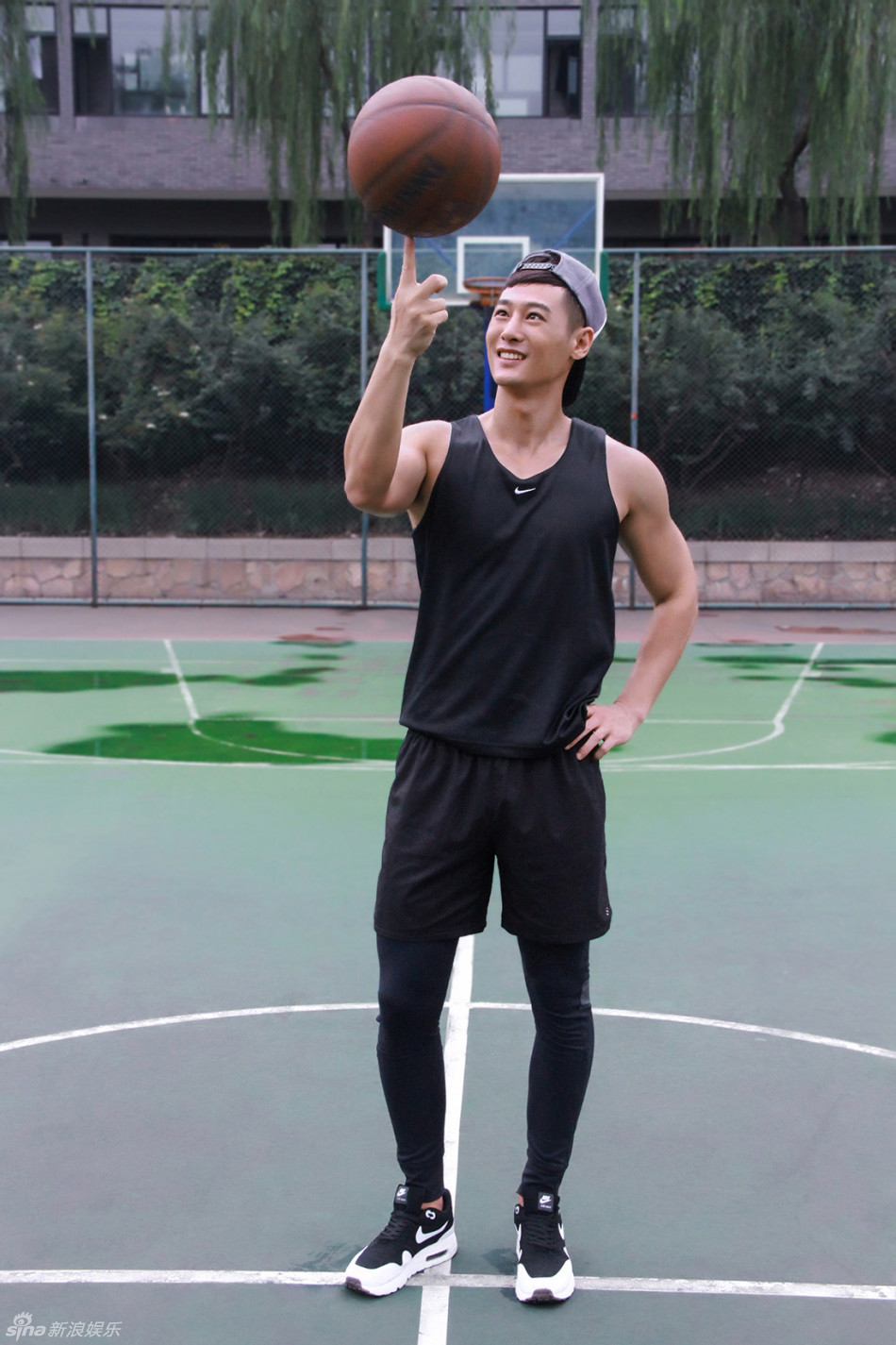 新浪娱乐讯 近日,内地实力男星亓航拍摄了一组运动主题写真大片.