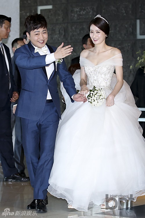 组图:韩歌手朴玄彬大婚 众星现身齐到贺_高清图集_新浪网