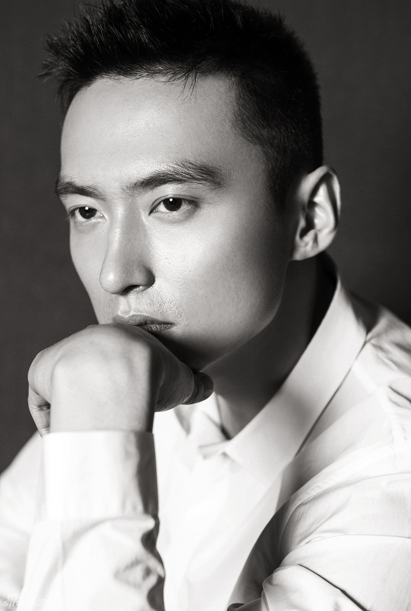 组图:万沛鑫最新写真 举手投足间的型男魅力_高清图集_新浪网
