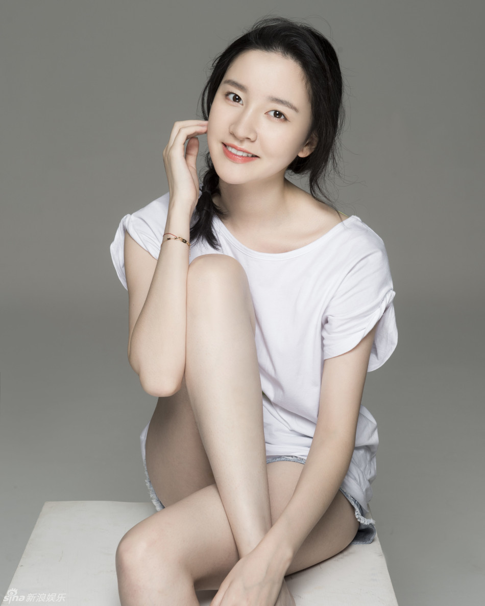 组图:崔心心清纯夏日大片 雪白肌肤青春洋溢_高清图集_新浪网