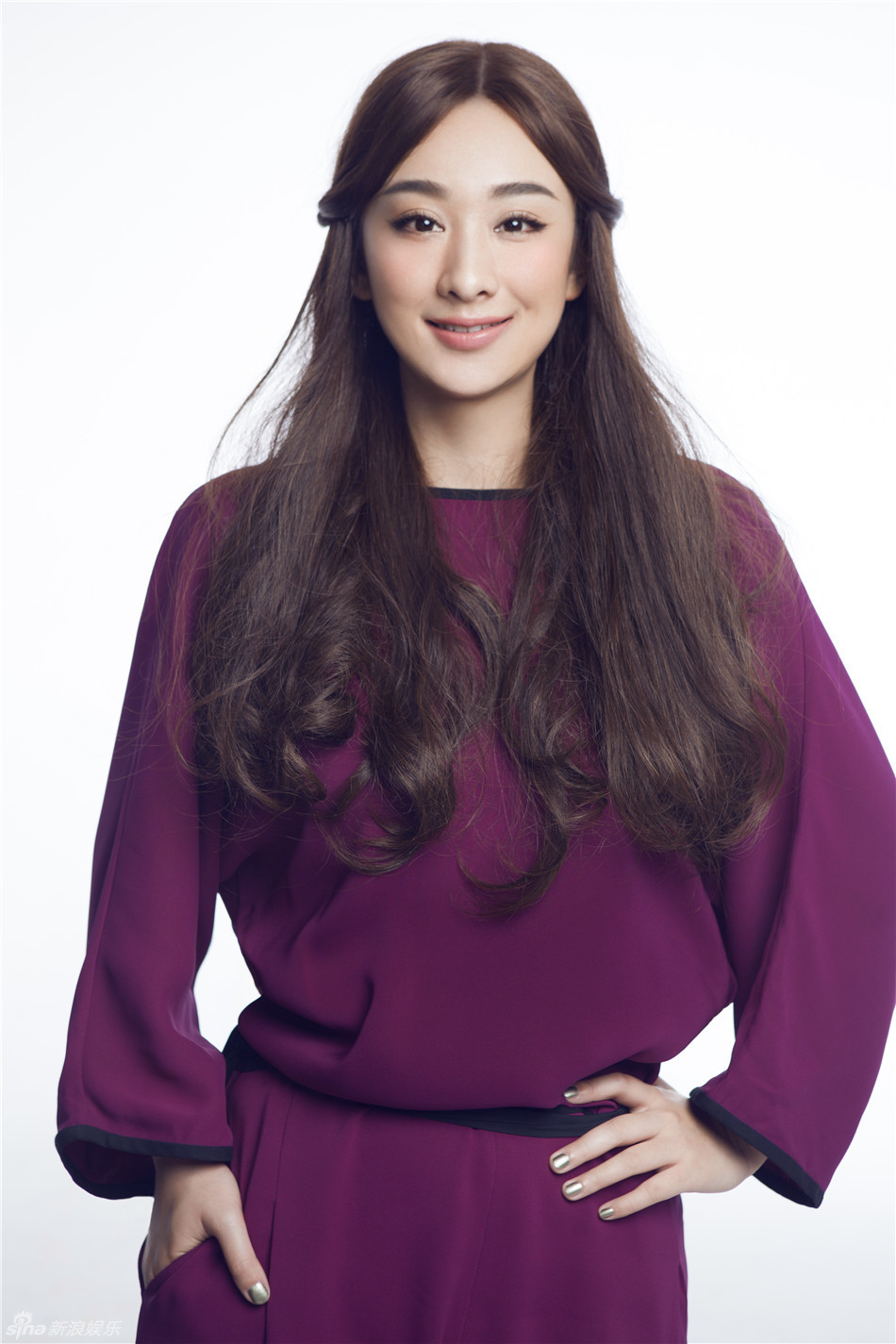 穆婷婷长发微卷