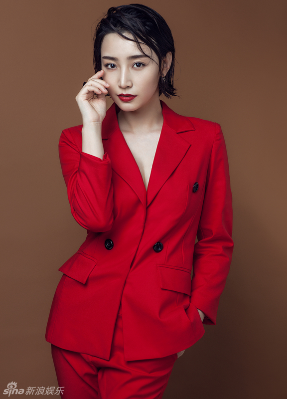 组图:高艺涵中性风写真 西装短发大气优雅_高清图集_新浪网