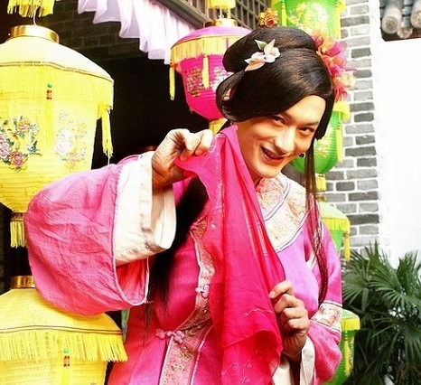 组图:岳云鹏男扮女装 画面太美你敢不敢看_高清图集_新浪网