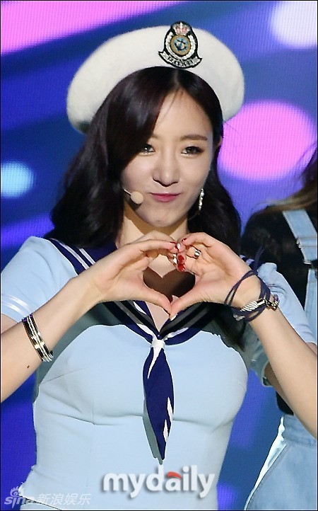 王思聪最爱韩团t-ara水手服热舞 大秀身段_高清图集_新浪网