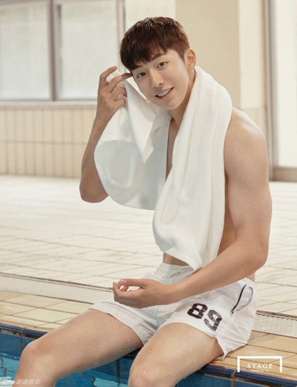 韩男星南柱赫拍泳池写真_高清图集_新浪网