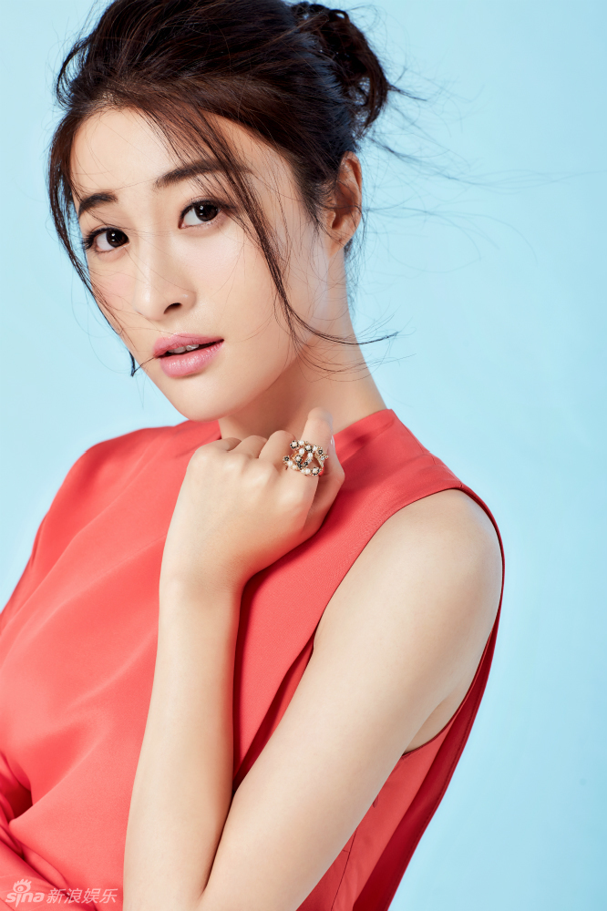 组图:林夏薇全新写真 时尚红裙尽显知性纯美_高清图集_新浪网