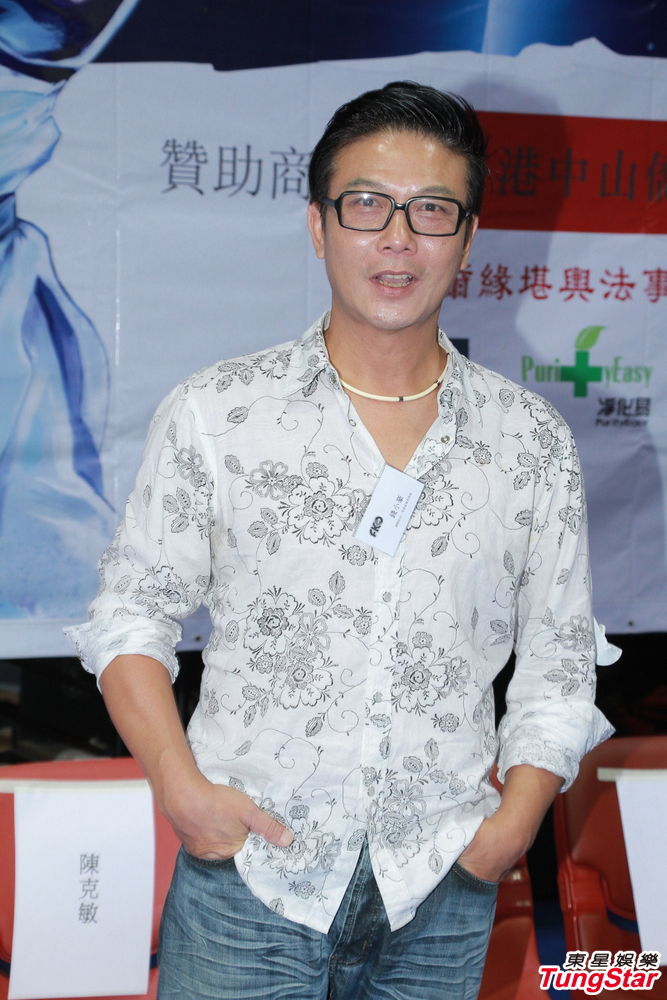 组图:钱小豪叹儿子不黏身感觉失落_高清图集_新浪网