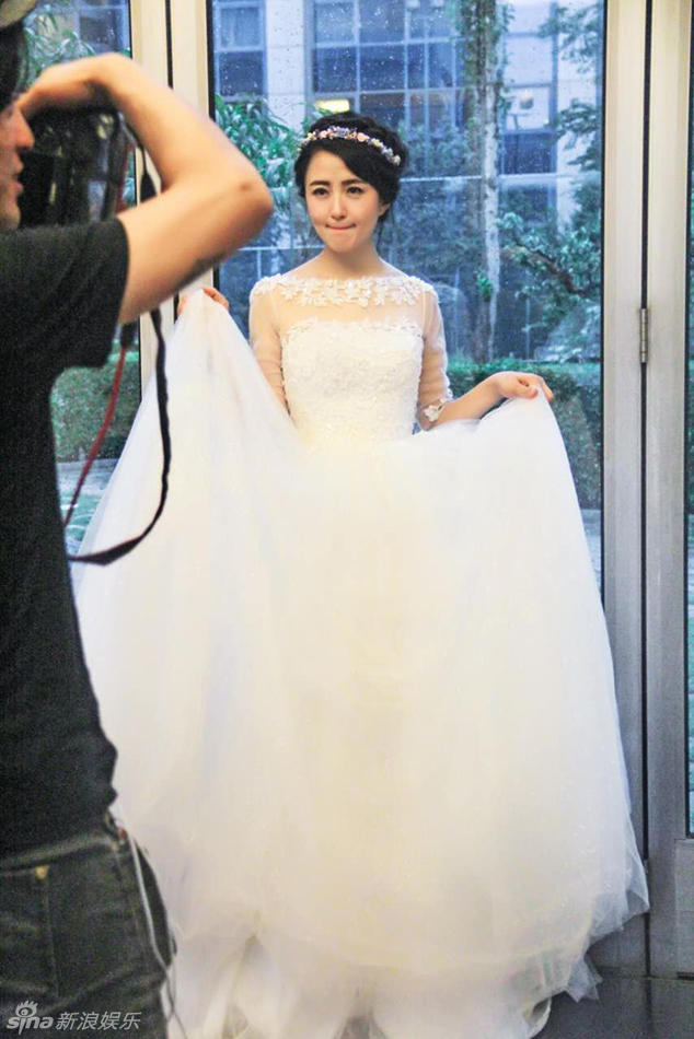 17   组图:郑媛元小清新写真恬淡俏皮 .