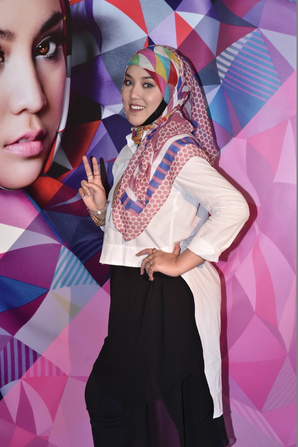 茜拉正式宣布香江开唱