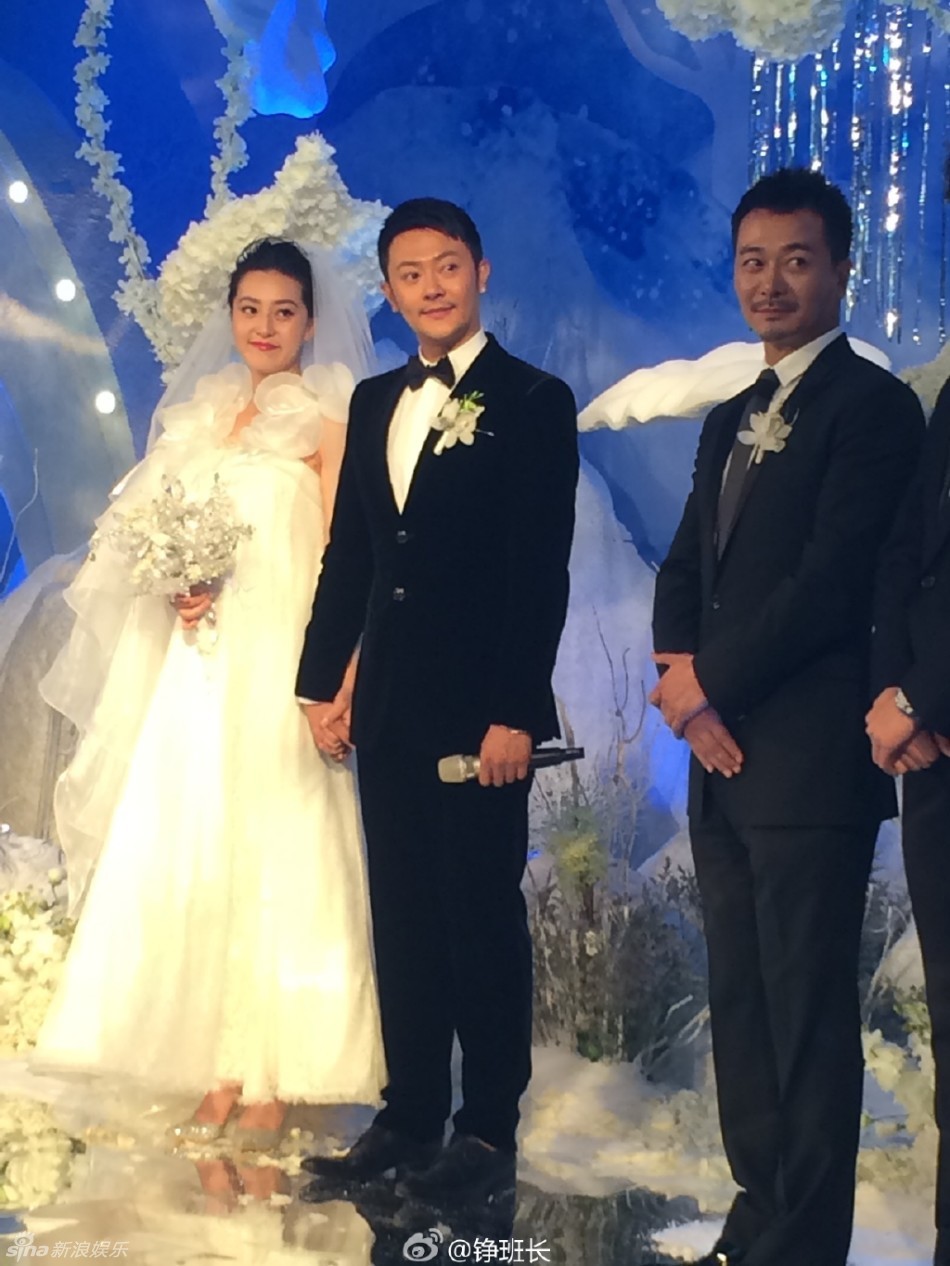 组图:印小天婚礼洒泪激吻 娇妻宽松婚纱掩孕肚_高清图集_新浪网