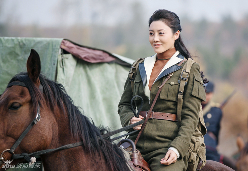 组图:《左手劈刀》管乐百变造型换不停_高清图集_新浪网