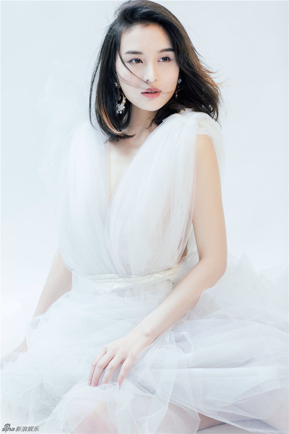 汤晶晶写真露嫩白雪肌 如梦如幻仙气十足_高清图集_新浪网