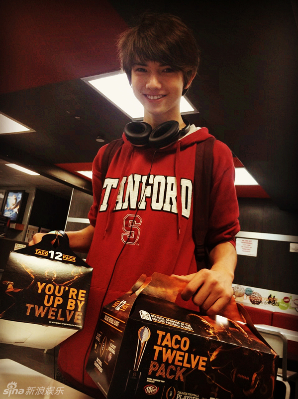 h2k张汉盛亮相纽约时装周