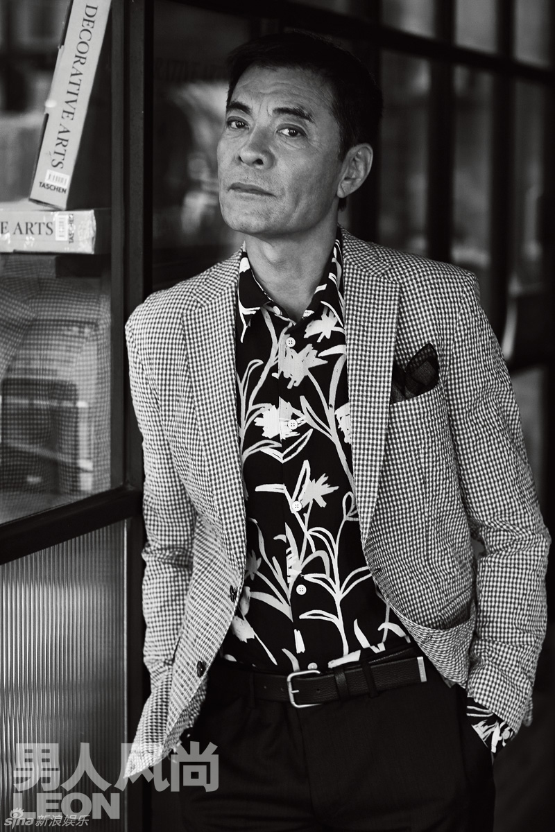 刘威秋装写真曝光 优雅霸气尽显绅士风范