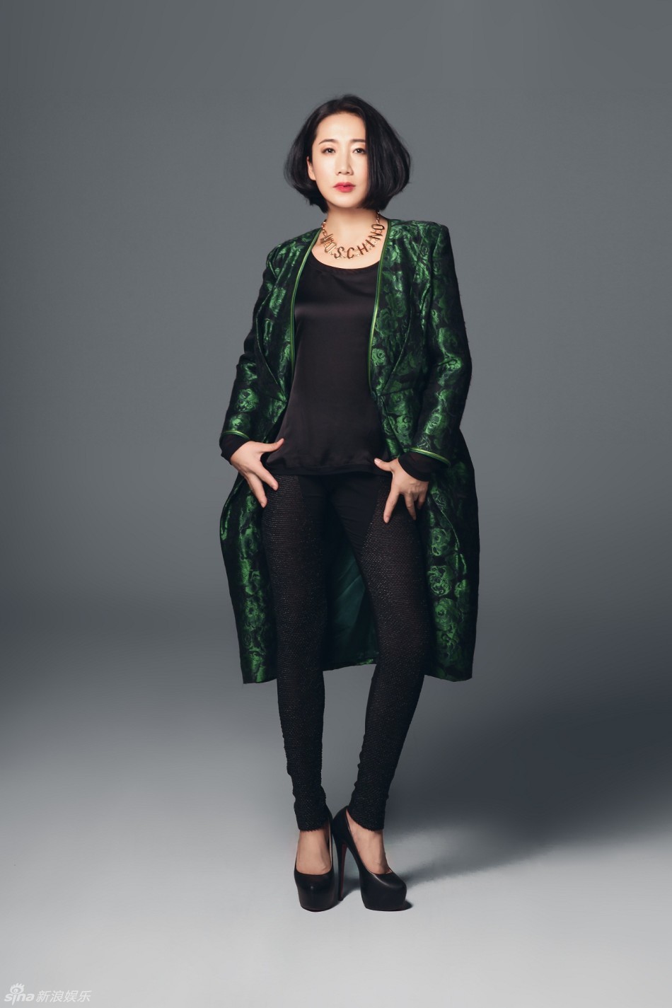 郭虹写真演绎知性女多面魅力