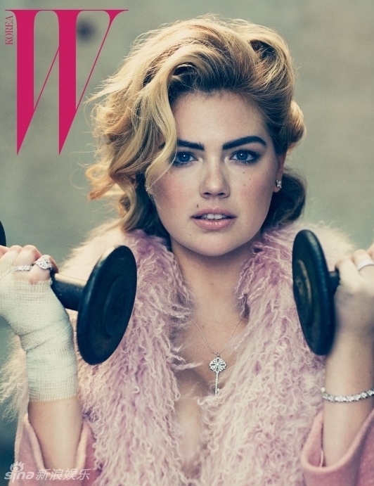 抖奶超模拍运动写真