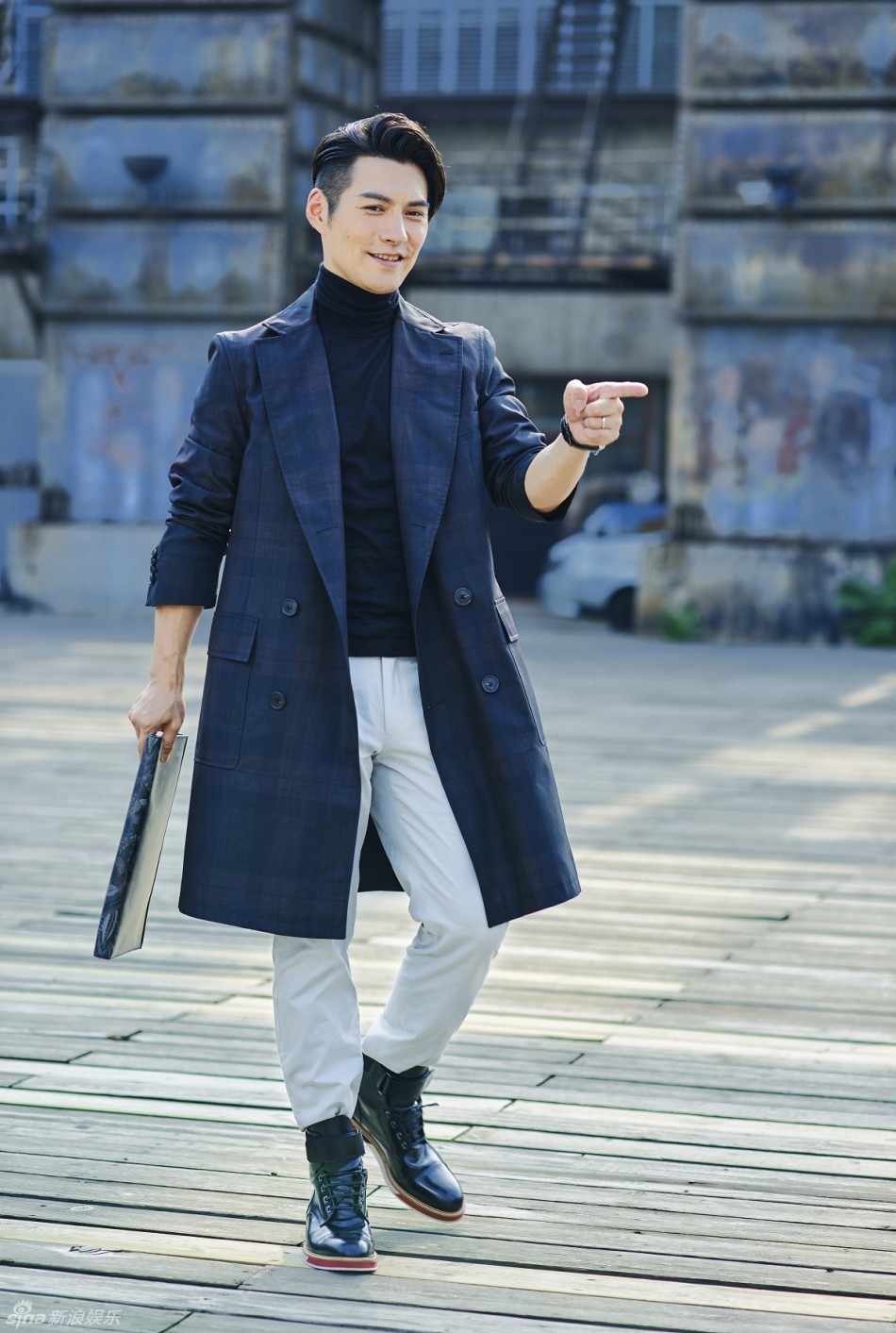 魅眼型男严屹宽时尚大片 演绎格纹穿搭风潮