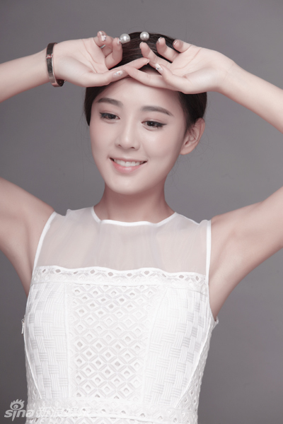 组图:演员华娇写真曝光 甜美灵动受青睐_高清图集_新浪网