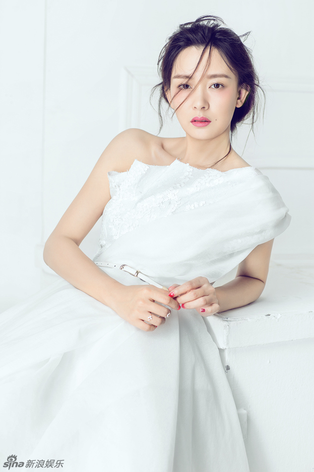 新浪娱乐讯 日前,华策星之演员周奇奇拍摄了一组清新