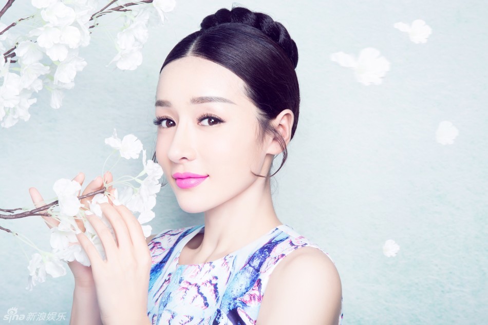 何彦霓娇俏写真美艳