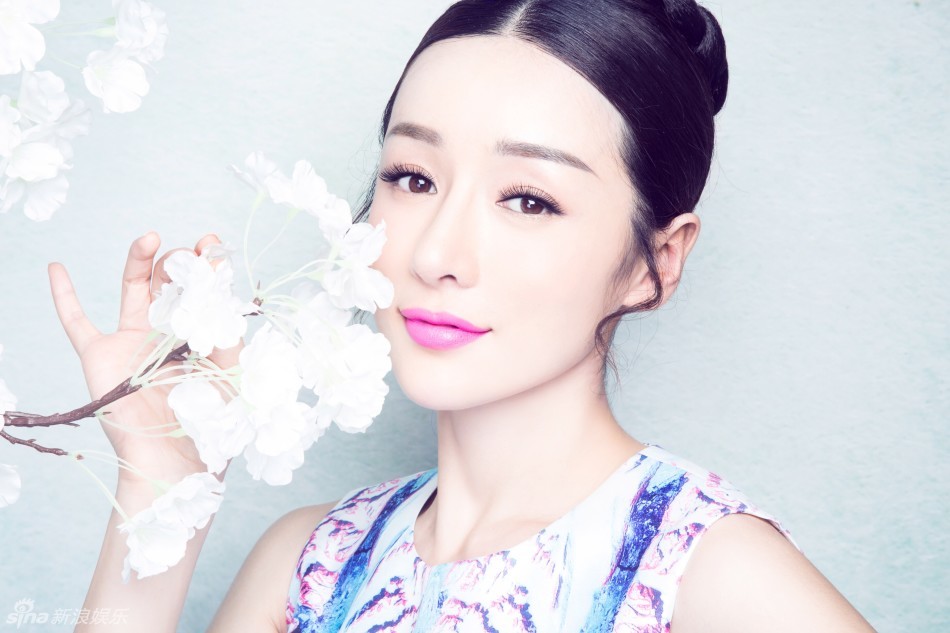 何彦霓娇俏写真美艳