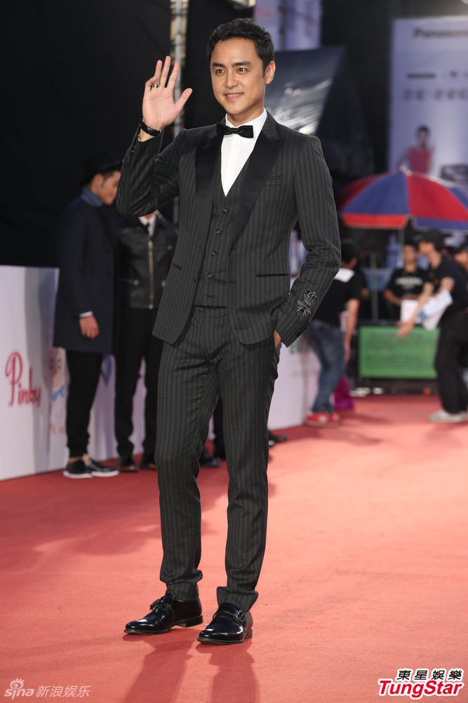 组图:明道黑西装酷帅亮相金钟 计划回台湾拍剧_高清图集_新浪网