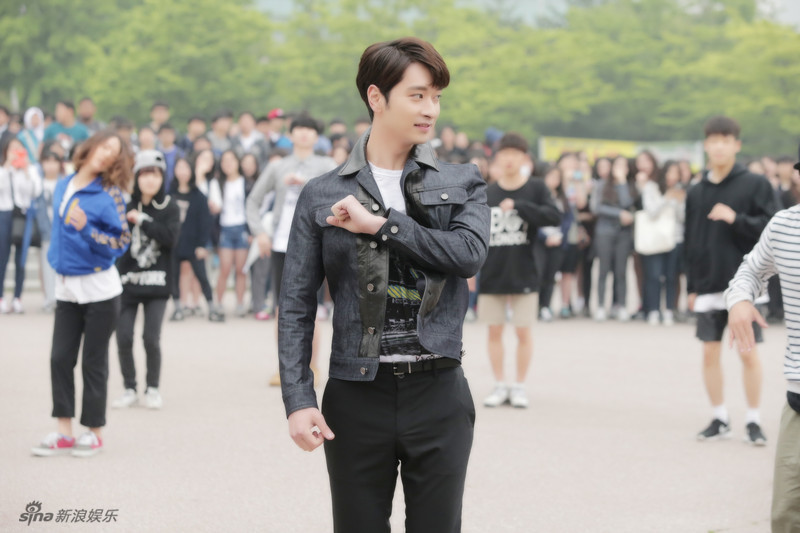 《如果爱》柳岩和黄灿盛(2pm)