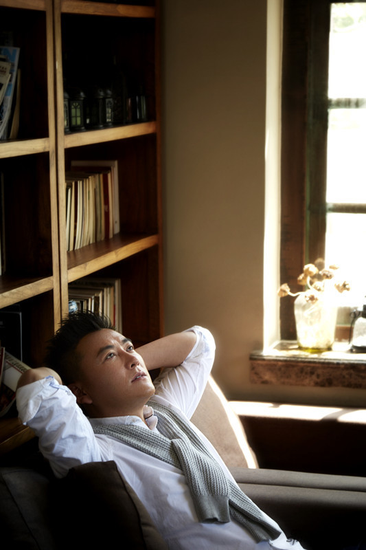 刘小锋尽显温柔大叔范儿_新浪图片_手机新浪网