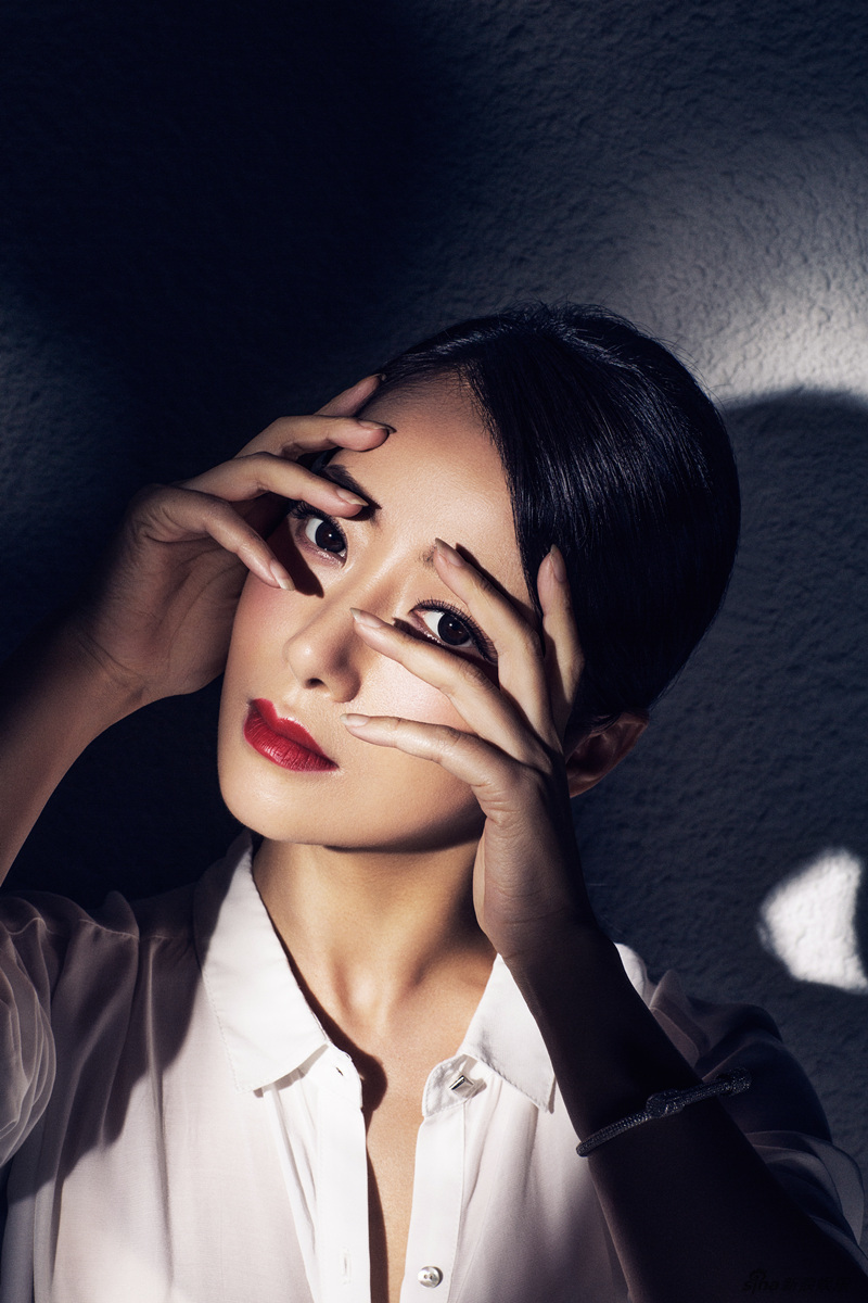 组图:陈紫函曝杂志大片 眼神迷离述说别样故事_高清图集_新浪网