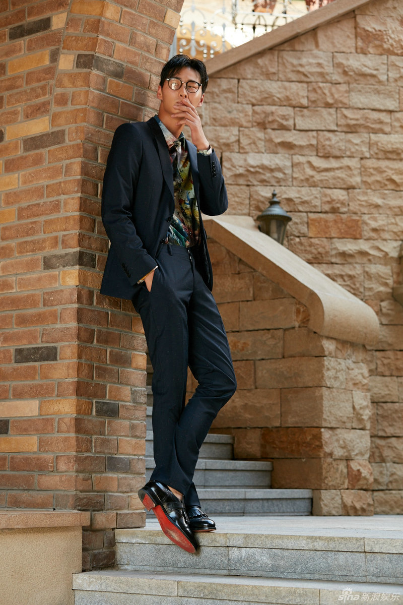 组图:李振古堡时尚大片 忧郁文艺男展复古魅力_高清图集_新浪网