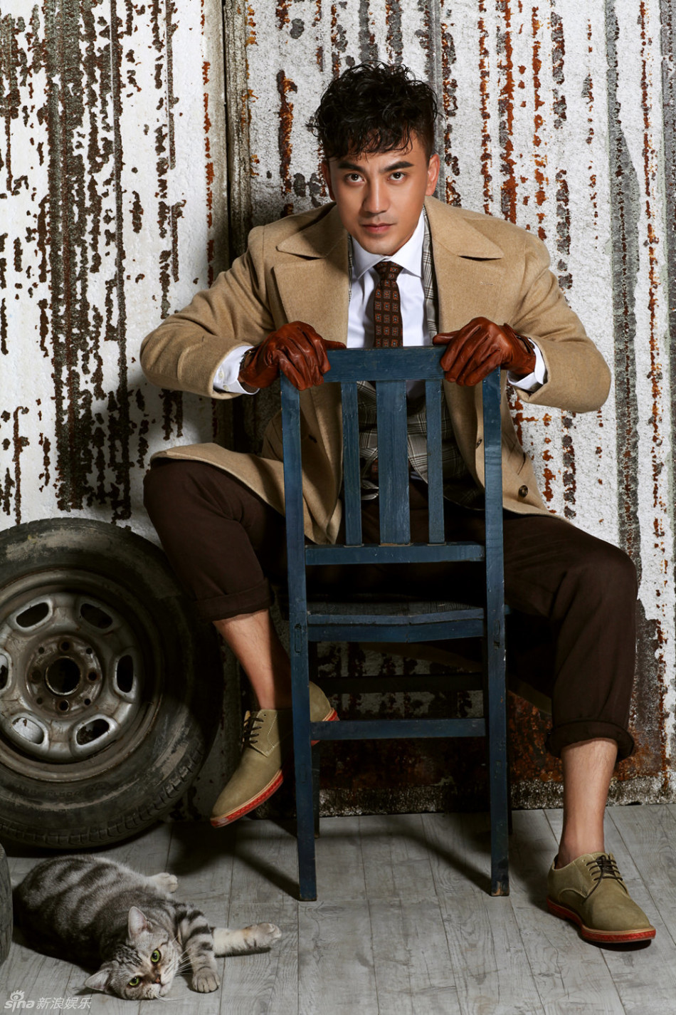 新浪娱乐讯 近日,演员张瑞涵曝光一组秋日英伦绅士写真,时尚儒雅又不