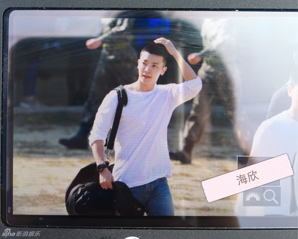 exo成员世勋,灿烈,suho,sj-m成员周觅前来送行.