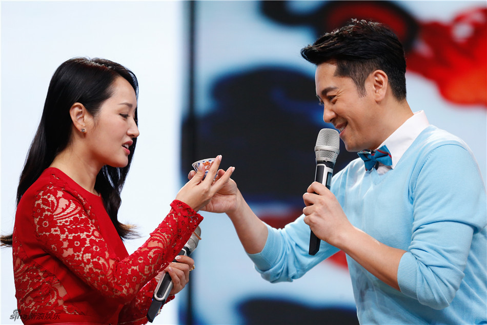 本周五晚播出的《天天向上》,韩国女子流行演唱组合4minute性感来袭