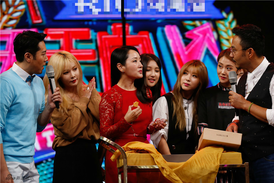 本周五晚播出的《天天向上》,韩国女子流行演唱组合4minute性感来袭