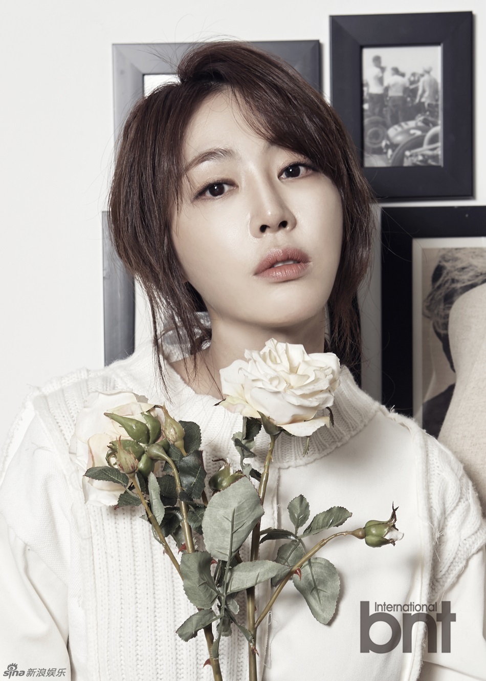 训练营开心 近日,韩国演员姜艺媛拍摄了一组时尚写真,用黑诠释都市