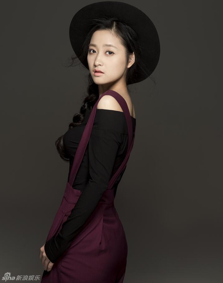 肖婷佳清新写真简约时尚