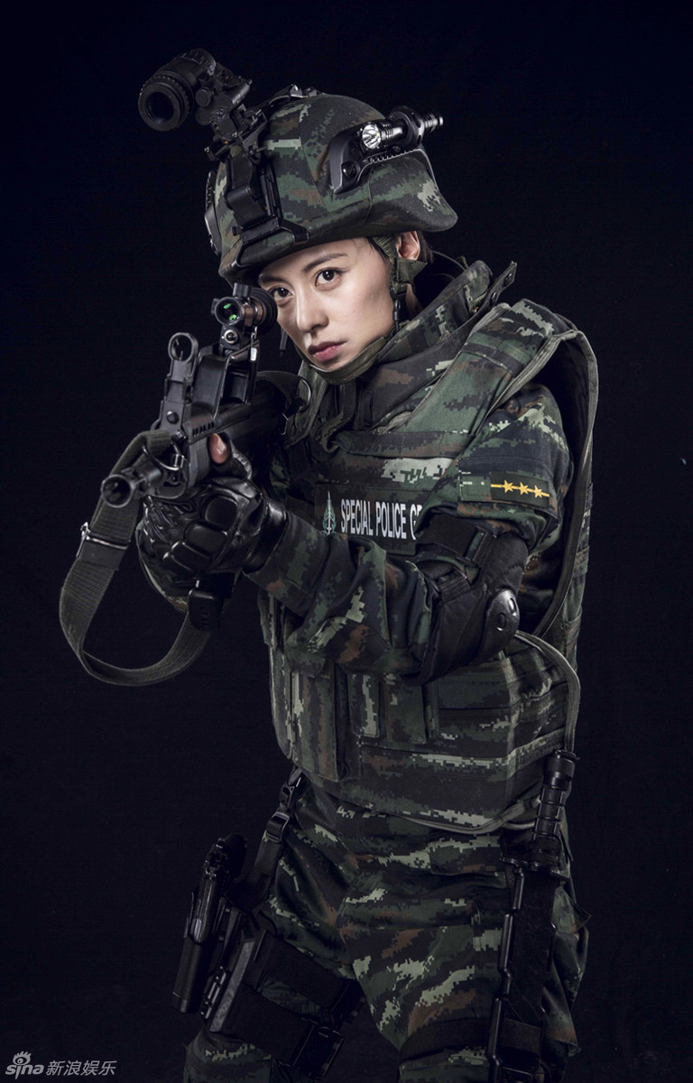 王力可在剧中饰演女一号"魔鬼女教官"那敏,直爽的性格,帅气的造型令人