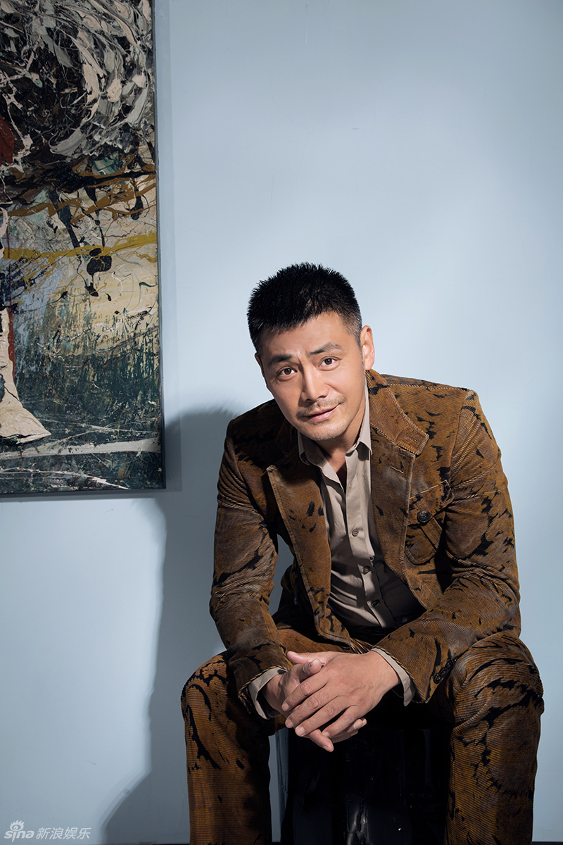 组图:邵兵登杂志封面 再现成熟暖男气质_高清图集_新浪网