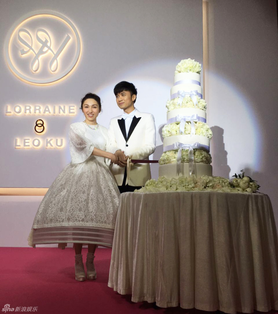 组图:古巨基婚礼现场为爱妻献唱 甜蜜亲吻_高清图集_新浪网