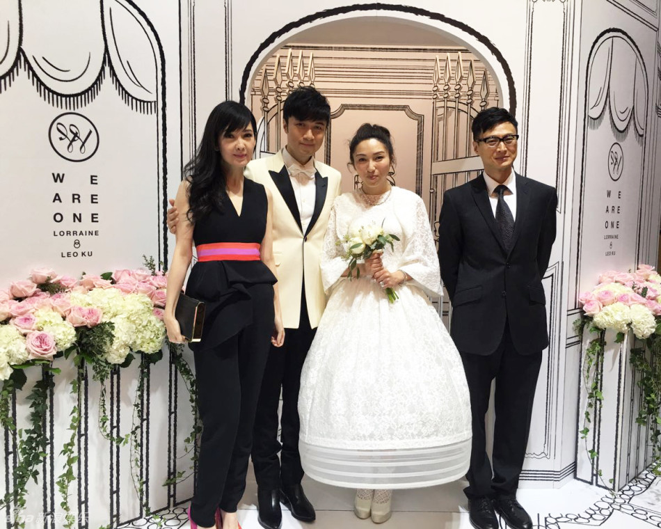 组图:古巨基婚礼现场为爱妻献唱 甜蜜亲吻_高清图集_新浪网