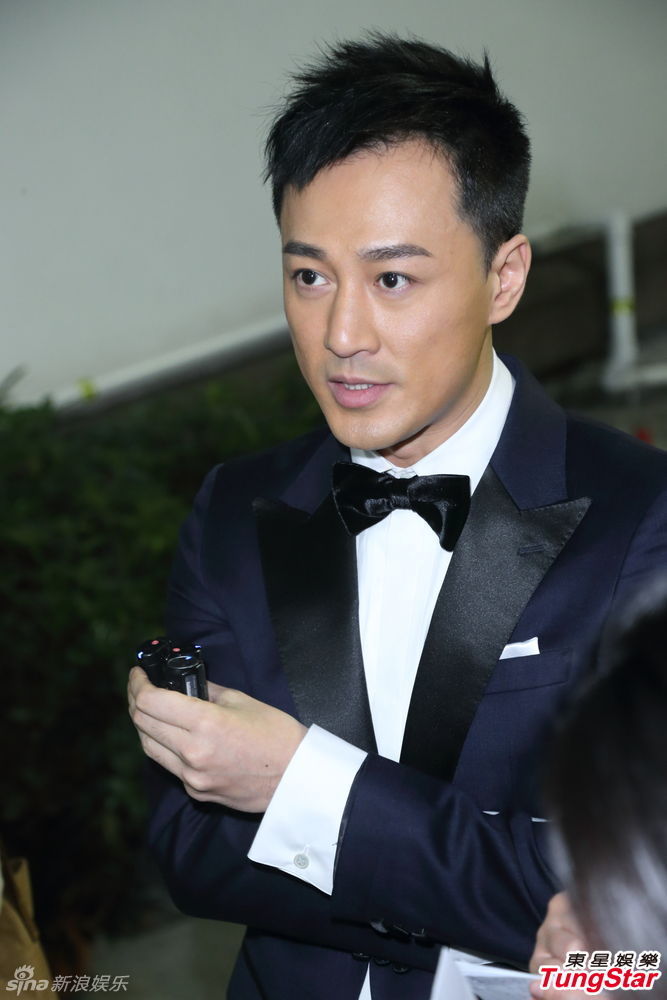 林峰避谈婚期专心工作 吴绮莉携女亮相