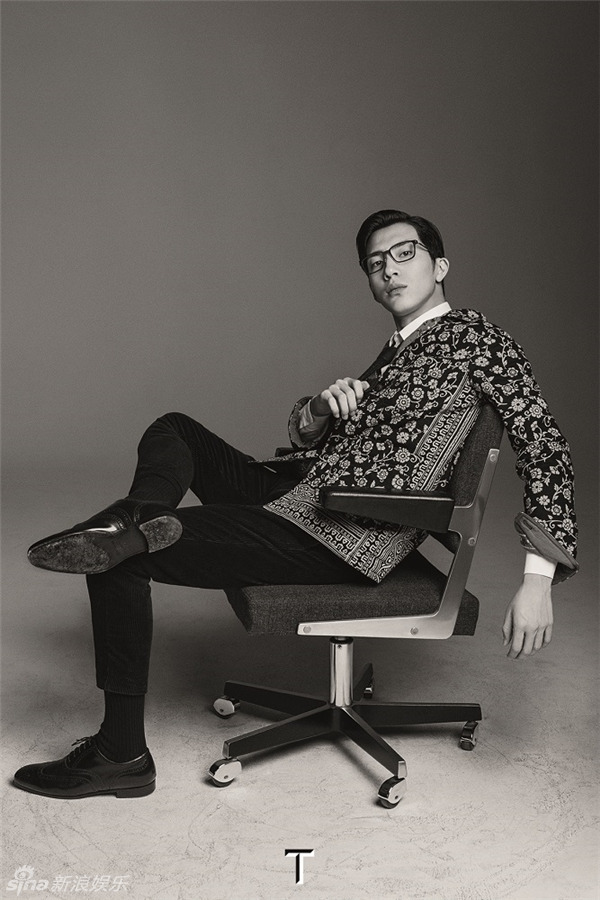 [井柏然][分享]151117 井柏然成《t magazine》首位封面男演员 复古风