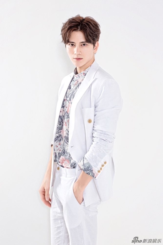 组图:孙祖君登韩国杂志封面 化身冬日雕刻美男_高清图集_新浪网