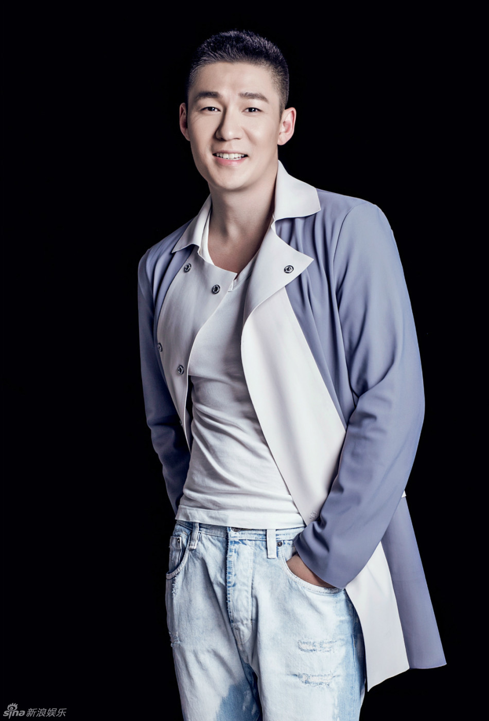 白威时尚大片 冷峻男神亦可爱_高清图集_新浪网