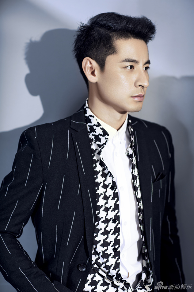 钱泳辰曝轻奢造型大片 混搭风领初冬时尚