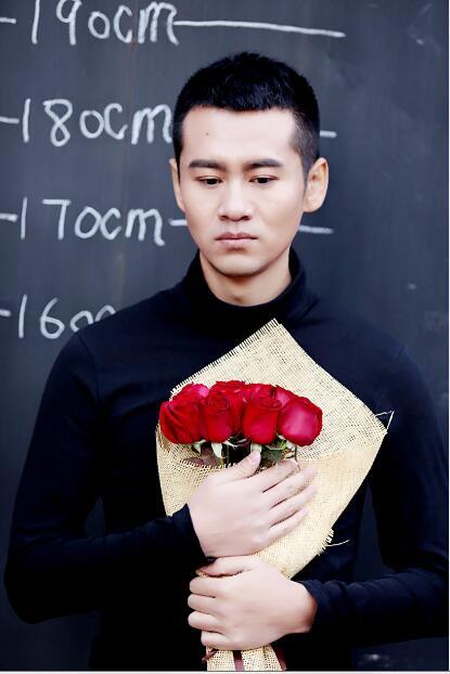 组图:徐子崴单身熟男写真曝光 展多面风采_高清图集_新浪网