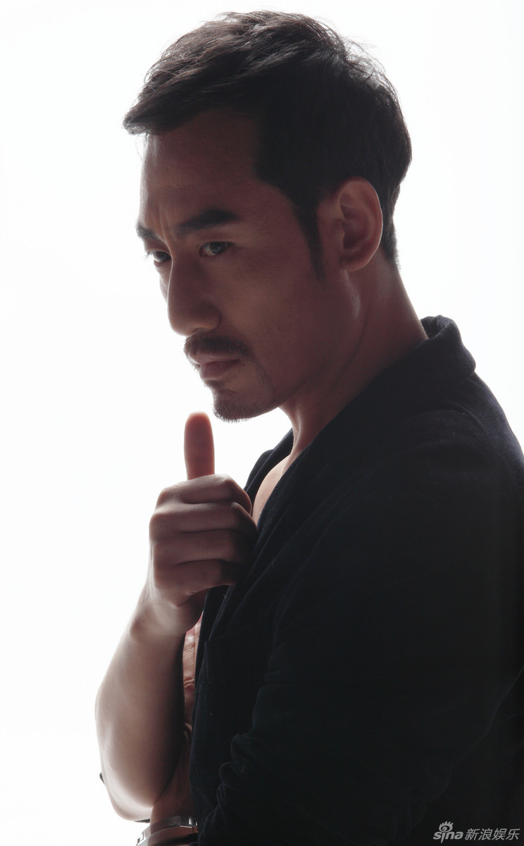 肖宗灵逆光大片