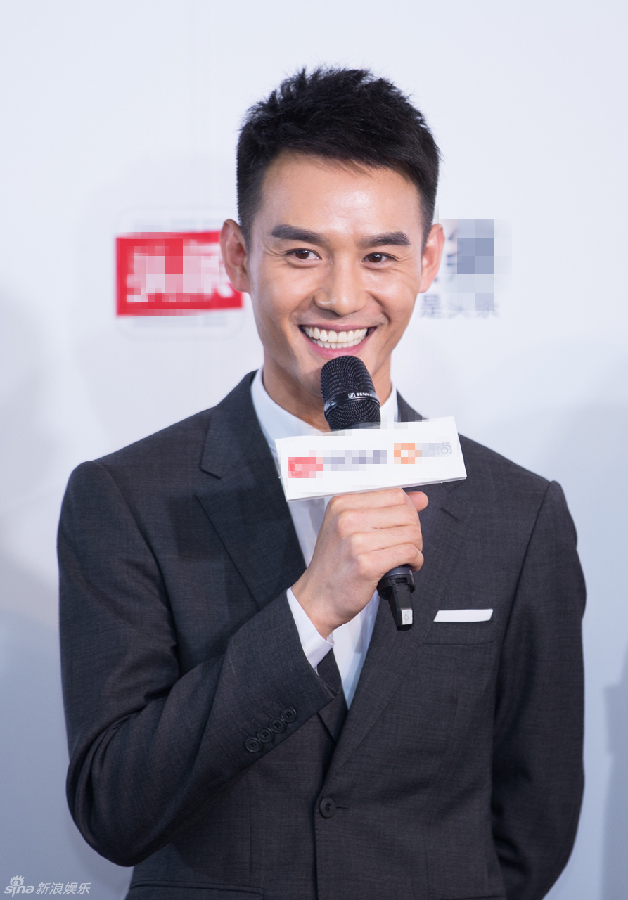 组图:王凯亮相时尚科技盛典 展迷人微笑_高清图集_新浪网