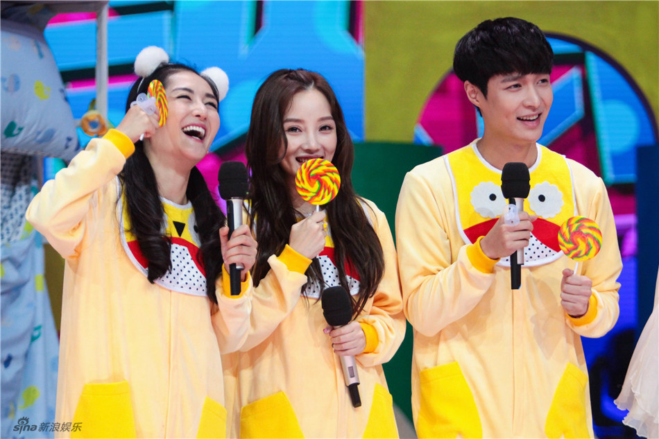 《快本》张艺兴陈学冬相爱相杀 甜馨助阵|张艺兴|陈学冬|快乐大本营